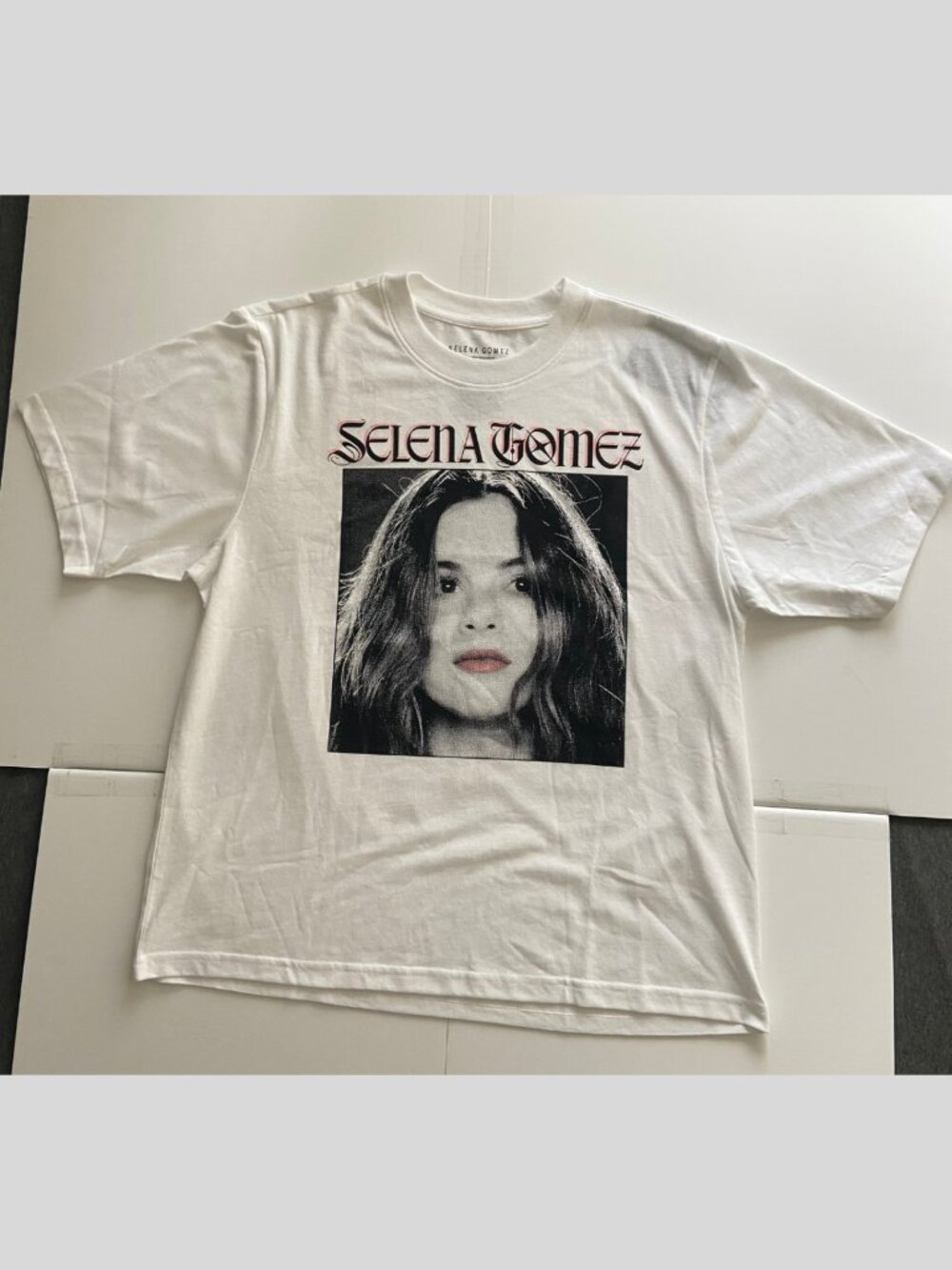 Selena Gomez Face Graphic White T-Shirt | Adult Medium